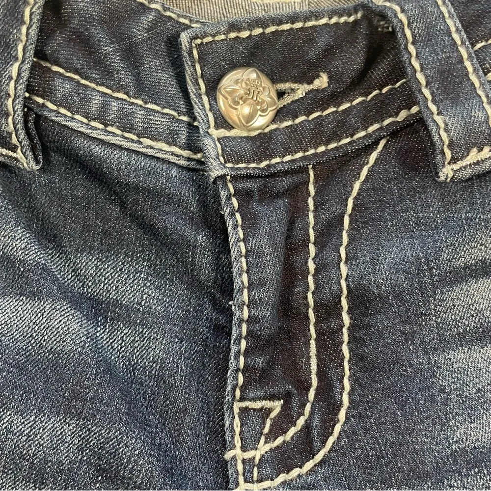 Miss Me Bootcut Jeans JP5534B Embroidered Fleur-de-Lis Wings  Sz 26 - Picture 3 of 14